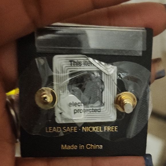 House of Harlow 1960 Gold Knot Earrings with Freshwater Pearl Drops - Picture 2 of 3